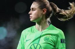 开云体育app-国际足坛的女子球员表现出色，赛场变焦点