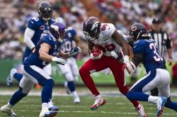 开云体育平台APP-姆巴佩一锤定音，曼联轻取智利展现战术新章