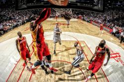 开云体育登录-跨界统治力，从NBA到意甲，防守铁闸与进攻利刃的时空交响