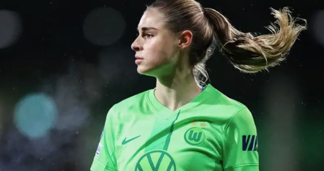 国际足坛的女子球员表现出色,赛场变焦点 国际足坛的女子球员表现出色,赛场变焦点