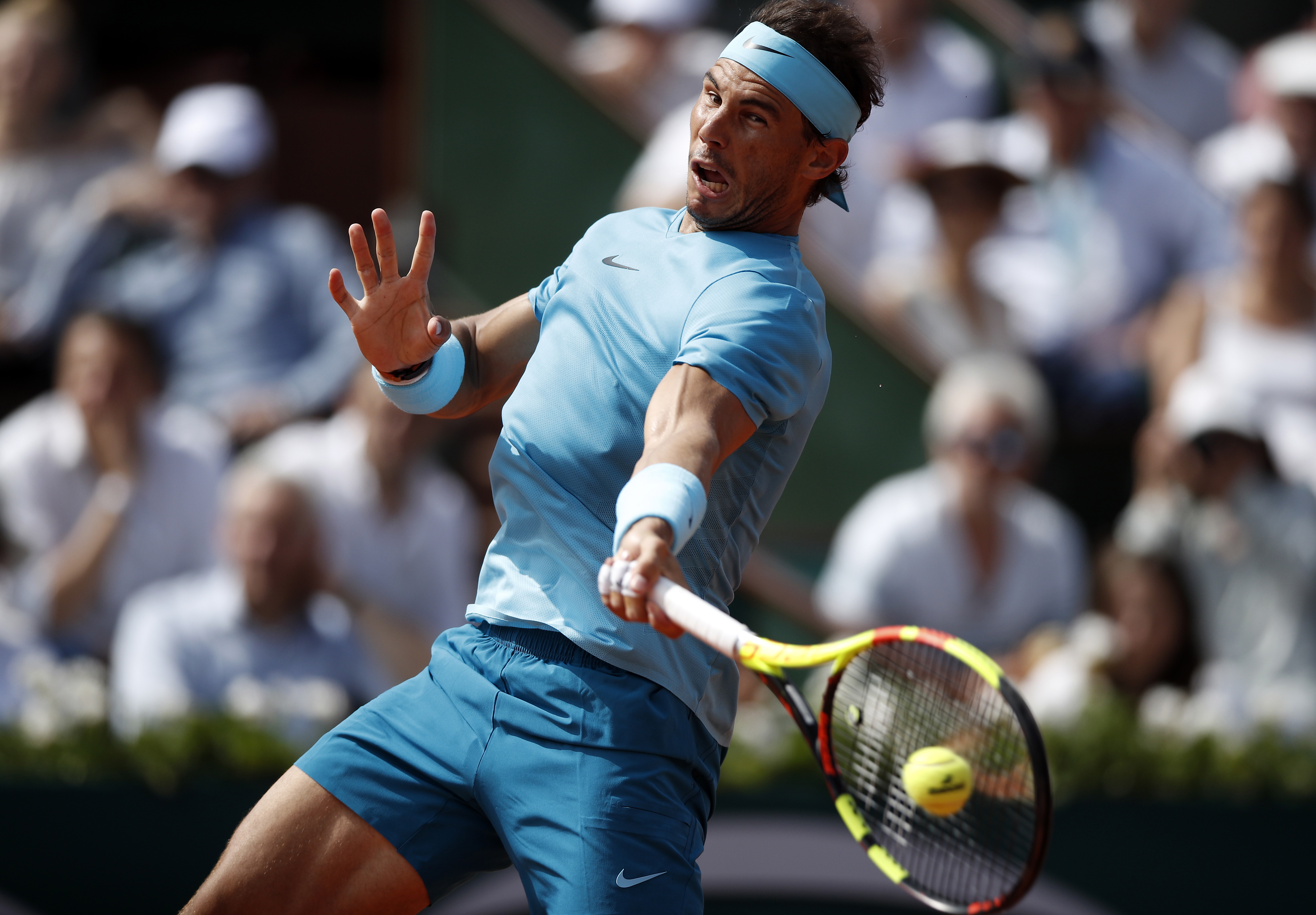 法网完胜温网,纳达尔高光表现的简单介绍 法网完胜温网,纳达尔高光表现的简单介绍