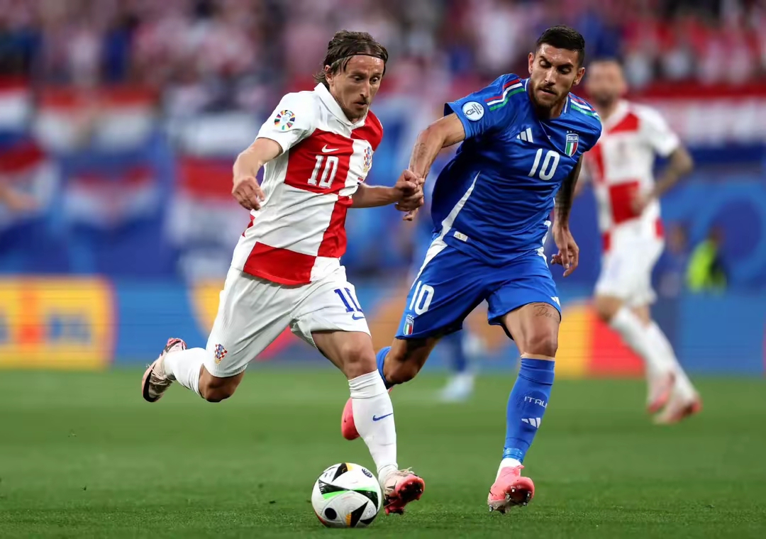 包含克罗地亚3-0大胜芬兰，成功晋级欧洲杯16强的词条