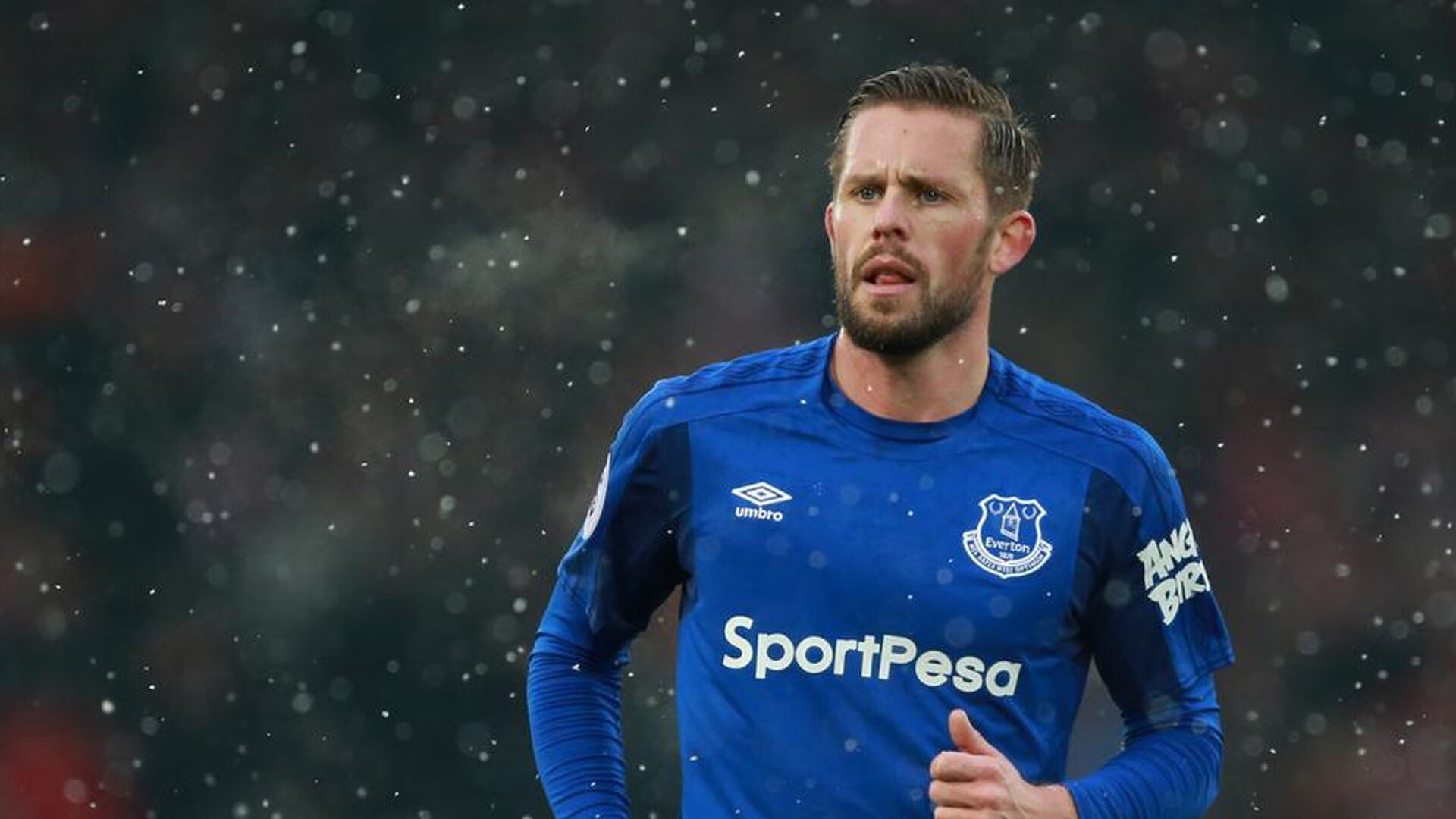 北非雄狮险胜蓝武士，苏亚雷斯替补登场惊艳四座